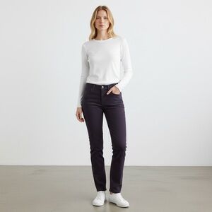 Lee Relaxed Straight Leg Mid Rise. Purple. 8 Short #468